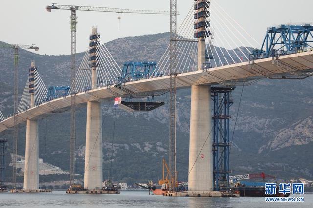 中企承建克罗地亚佩列沙茨跨海大桥成功合龙