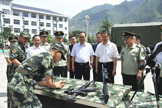 崔景瑜“八一”建军节前夕走访慰问驻陇部队官兵