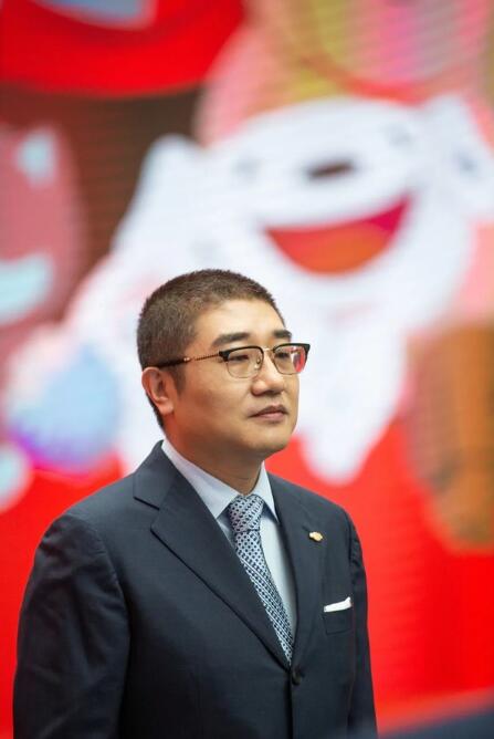 东哥退居幕后部署长期战略设！计刘强东卸任京东集团CEO 由徐雷接任